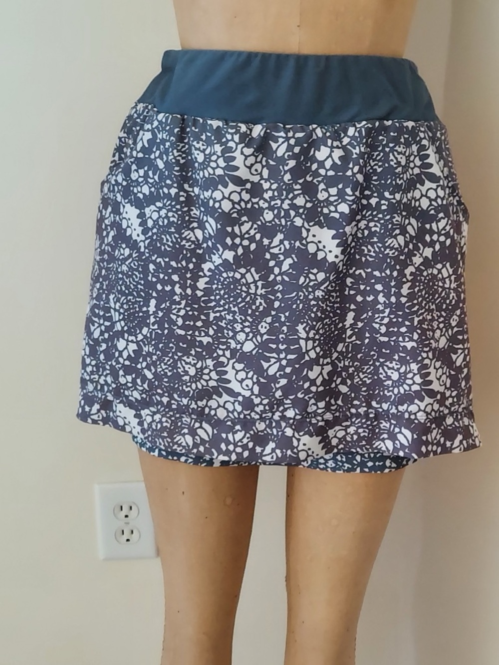 Women’s Navy Floral Print Skort with Elastic Waistband
